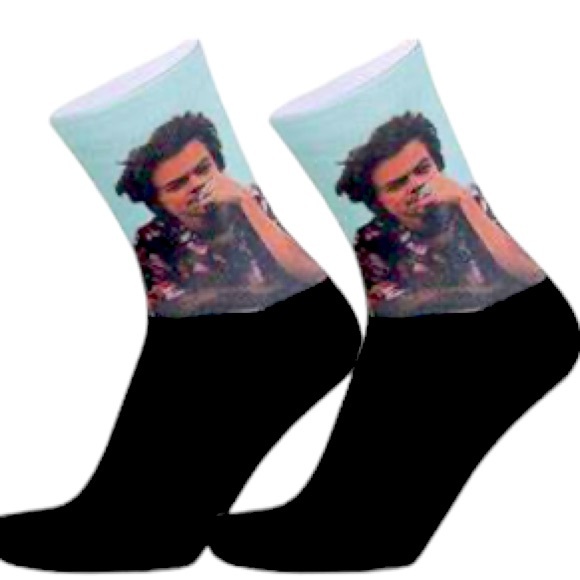 🔥🆕FUN SOCKS: HARRY STYLES!!!🔥 Fits Women’s Size 7 to 9: Comes in 3 “Styles” - Picture 4 of 4